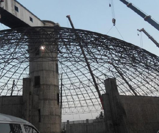 眉山网架分条或分块安装法